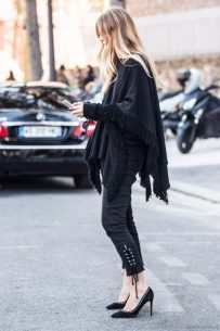 All black – Jennifer Neyt in Paris