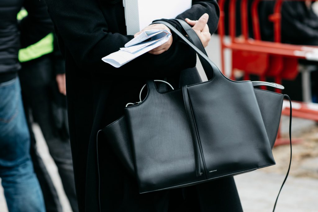 outside Céline spring/summer 2017 – the gallery – Sandra Semburg