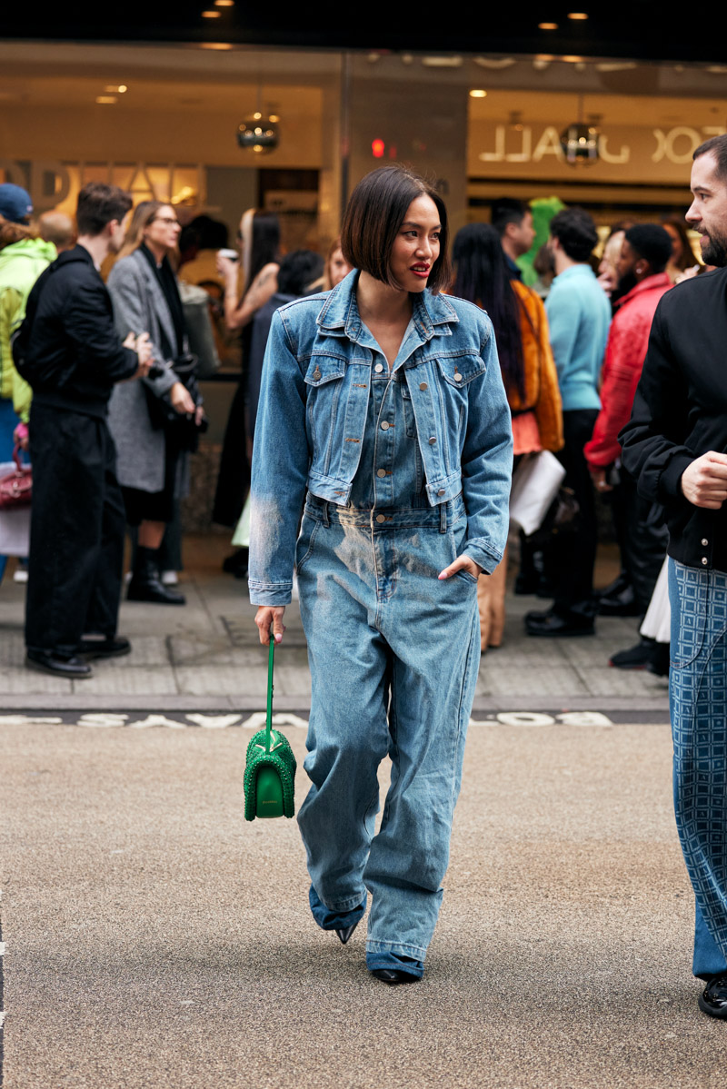 London FW23 streetstyles – Sandra Semburg